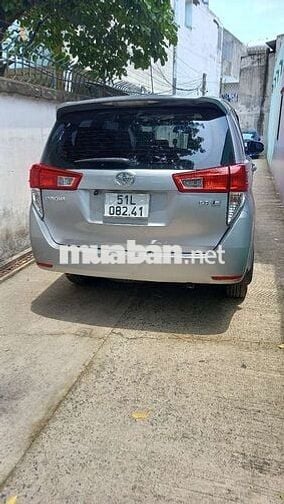 Toyota Innova 2017 2.0E - 110000 km
