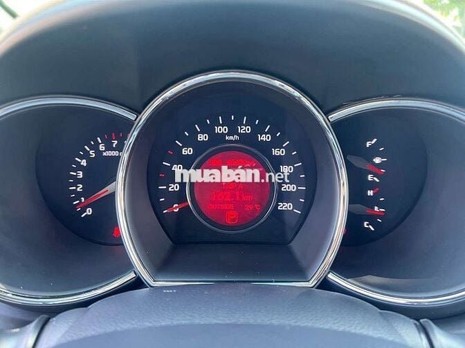 KIA RIO 2015 1.4 AT Hatchback - 46000 km