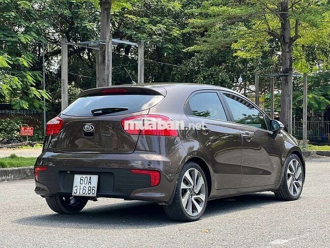 KIA RIO 2015 1.4 AT Hatchback - 46000 km