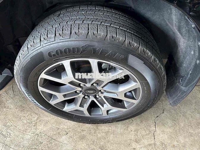 Ford Everest 2023 Titanium+ 2.0 AT 4x4 - 40000 km