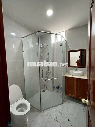 Cho thuê Studio Ban công 1PN rộng tách bếp Tại Dương Quảng Hàm
