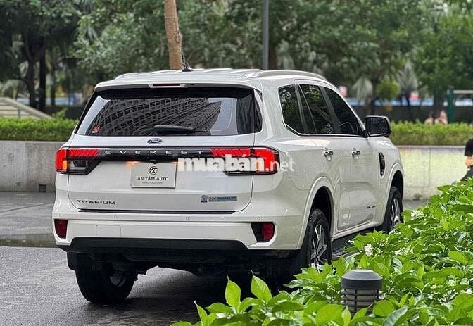 Ford Everest 2023 Titanium 2.0L 4x2 AT - 50000 km