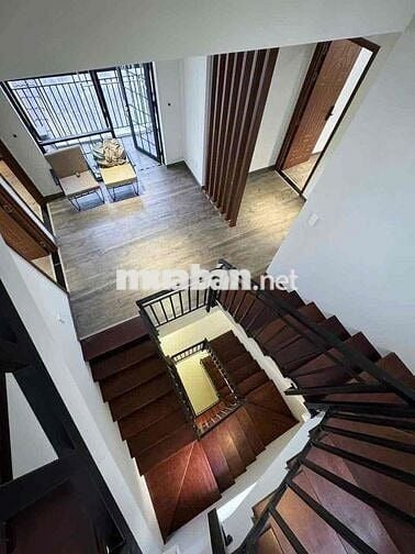 Cho Thuê Villa phong cách Tây Âu Thủ Dầu Một - Nhà 1 hầm 1 trệt 2 lầu