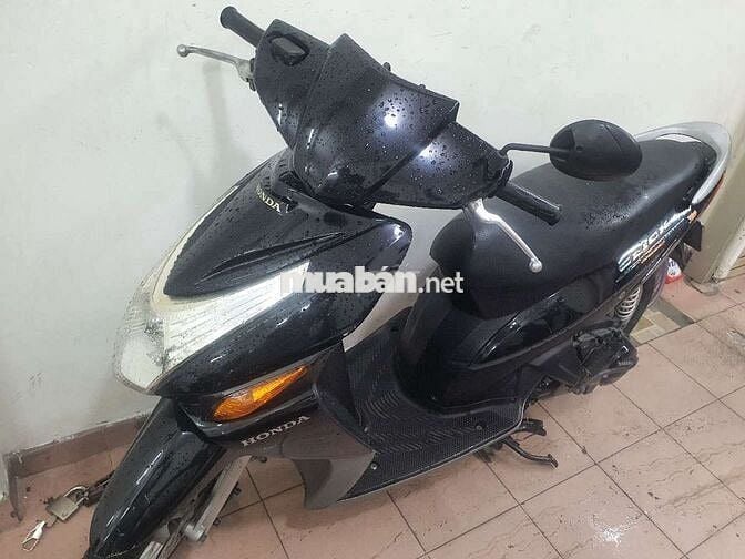 Honda Click màu đen mua 2011 máy êm