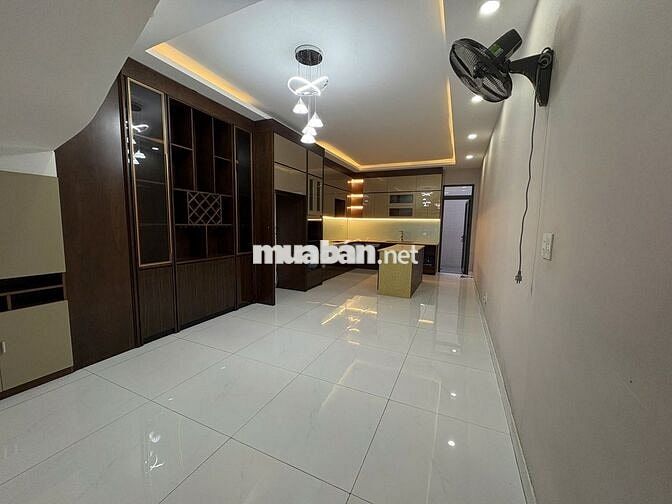 HH 1% AE nhận đủ, Bán nhà khu 55 Nguyễn Sơn. (4x18m 4 tầng), giá 13 tỷ