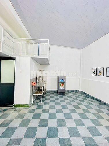 CHO THUÊ PHÒNG TRỌ CÓ GÁC GIÁ RẺ GẦN ĐẠI HỌC NGUYỄN TẤT THÀNH