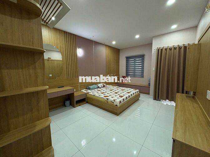 HH 1% AE nhận đủ, Bán nhà khu 55 Nguyễn Sơn. (4x18m 4 tầng), giá 13 tỷ