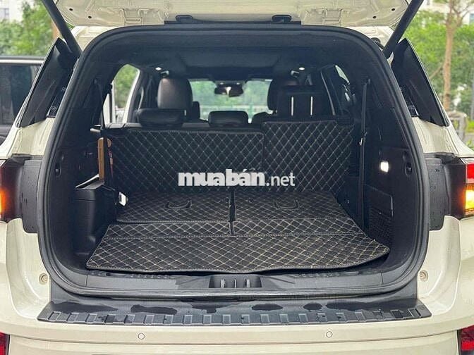 Ford Everest 2023 Titanium 2.0L 4x2 AT - 50000 km