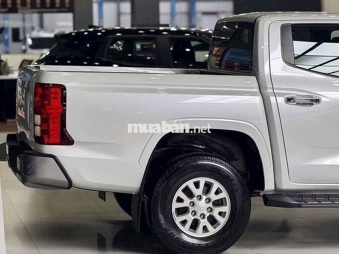 Mitsubishi Triton giảm 100 bạ + phụ kiện+bảo hiểm