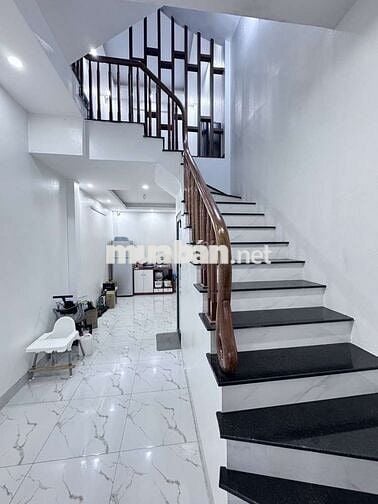 SÁT LINH ĐÀM-40*5T,ÔTÔ ĐỖ CỔNG,2NHÀ RA Ô TÔ ĐỖ,TRẠNH,GIÁ 6.7 TỶ