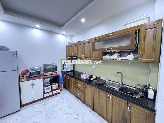 SÁT LINH ĐÀM-40*5T,ÔTÔ ĐỖ CỔNG,2NHÀ RA Ô TÔ ĐỖ,TRẠNH,GIÁ 6.7 TỶ