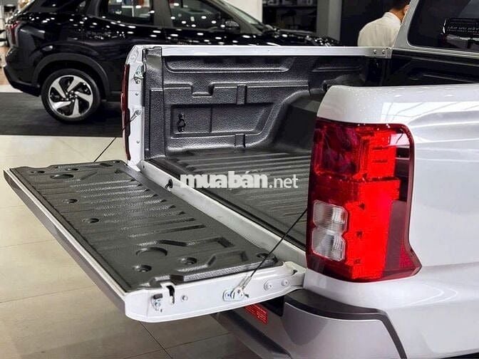Mitsubishi Triton giảm 100 bạ + phụ kiện+bảo hiểm