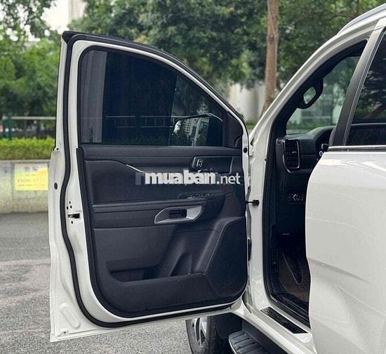 Ford Everest 2023 Titanium 2.0L 4x2 AT - 50000 km