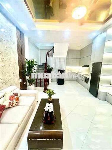 Bán nhà phố Trường Chinh - 5 tầng 50m2 , Mt 4,5m ,ngõ thông , nở hậu