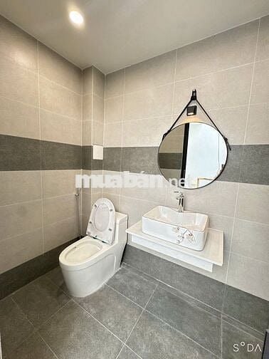 Xe hơi đậu trong nhà, nhà bao đẹp mà rẻ