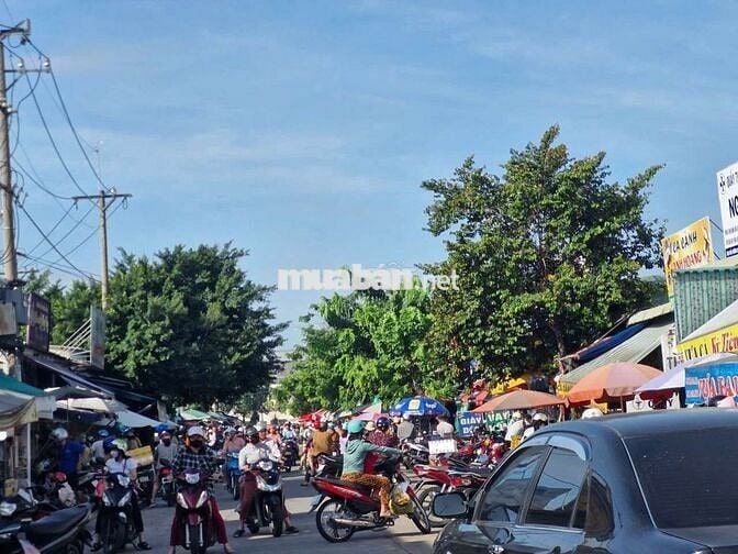 ĐẤT MẶT TIỀN CHUYÊN KINH DOANH Ở KHU ĐÔNG NHẤT BÀU BÀNG