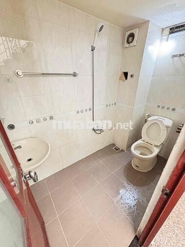 Nhà 3 tầng hẻm xe hơi khu cư xá ngân hàng 5tỷ8