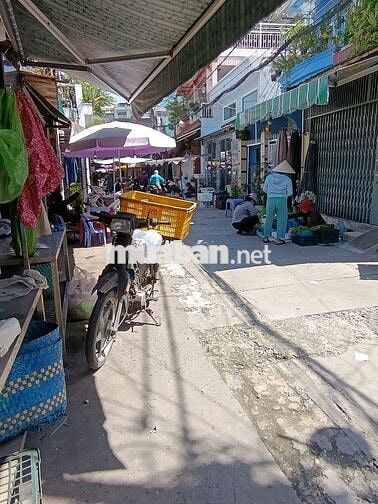 Kiot riêng biệt ngay chợ thống nhất kinh doanh tự do giá mềm