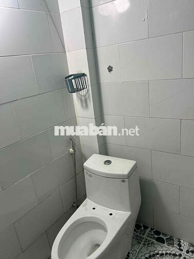 cho thuê nhà cấp 4 , sân vườn, sân đậu ô tô , khu vực an ninh tốt!