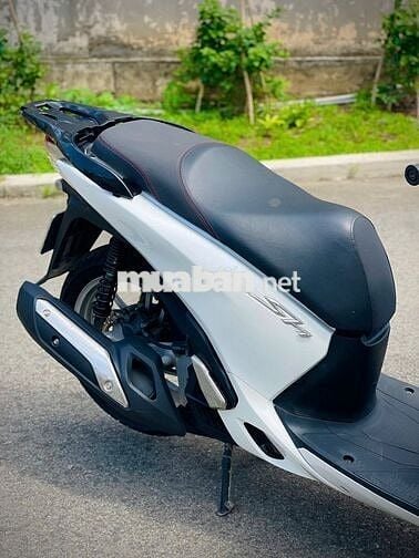 Xe máy Honda SH màu trắng sản xuất 2012