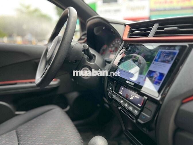 Honda Brio 2021 RS - xe gia đình