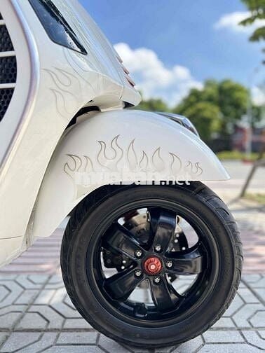 Cần bán vespa gts 150cc 2022 đẹp lướt