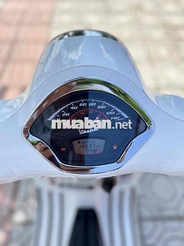 Cần bán vespa gts 150cc 2022 đẹp lướt