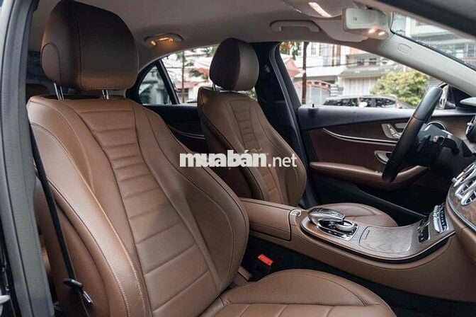 Mercedes E200 Model 2020 - Đen Nâu - 1 chủ