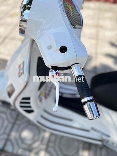 Cần bán vespa gts 150cc 2022 đẹp lướt