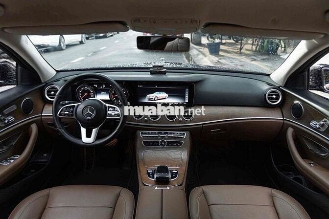 Mercedes E200 Model 2020 - Đen Nâu - 1 chủ