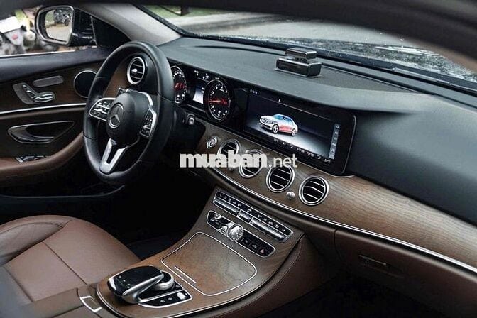 Mercedes E200 Model 2020 - Đen Nâu - 1 chủ