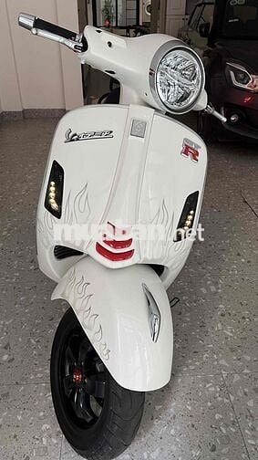 Cần bán vespa gts 150cc 2022 đẹp lướt