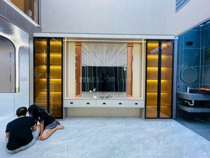 NHÀ XÂY MỚI 100% KHU NHÀ LẦU CAO CẤP - DÂN TRÍ CAO - AN NINH 