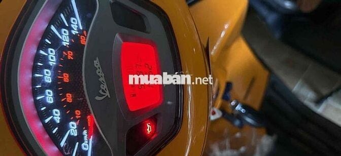 Xe Vespa chính chủ, ít sử dụng, mới chạy 5600