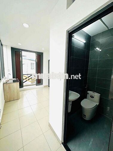 Cho Thuê Căn Hộ 2pn1wc Ban Công Thoáng Full NT Ở Nguyễn Cảnh Chân Q1