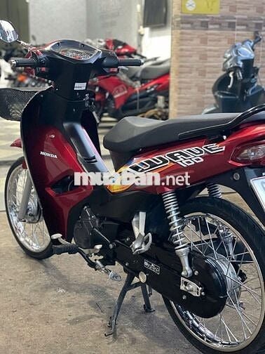 Xe máy Honda Wave 100 màu đỏ sản xuất 2023