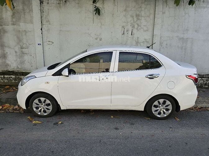 Hyundai i10 Base 2019 số sàn 5 chỗ màu trắng