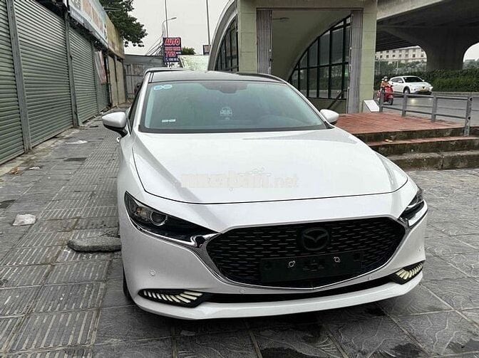 Mazda 3 2023 1.5L Sport Luxury - 50000 km