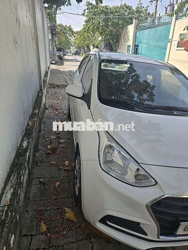 Hyundai i10 Base 2019 số sàn 5 chỗ màu trắng