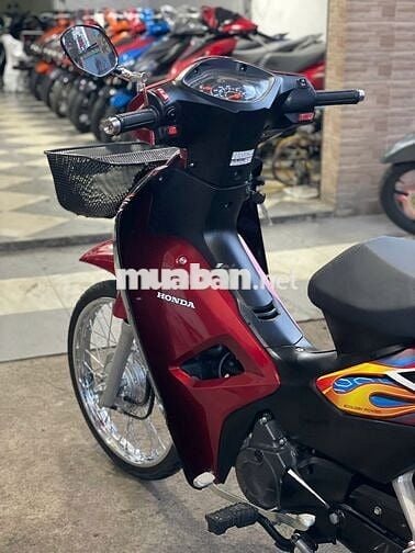 Xe máy Honda Wave 100 màu đỏ sản xuất 2023