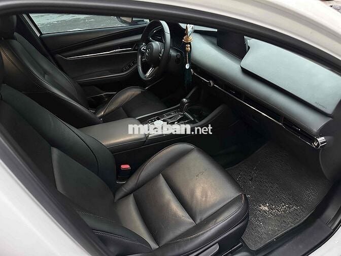 Mazda 3 2023 1.5L Sport Luxury - 50000 km