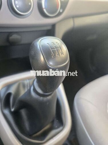 Hyundai i10 Base 2019 số sàn 5 chỗ màu trắng