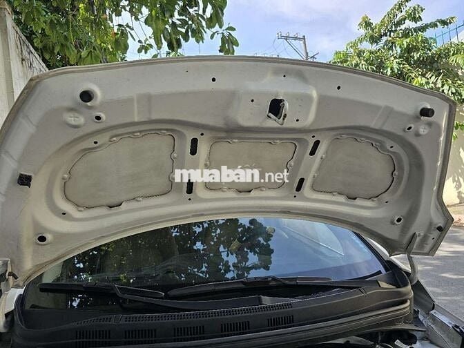 Hyundai i10 Base 2019 số sàn 5 chỗ màu trắng