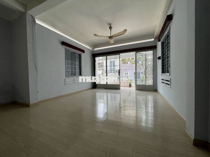 NGUYÊN CĂN MT NGUYỄN MINH HOÀNG DT 7X20M TRỆT 3 LẦU SÂN THƯỢNG