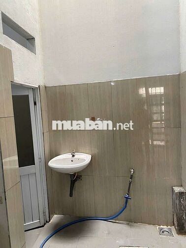 Nhà 1 lầu 2 phòng ngủ 2 tollet.hẻm chợ Bình Thành