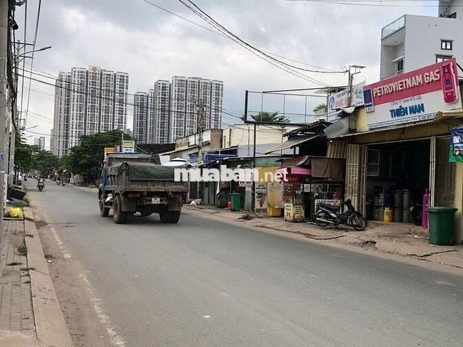 Bán nhà xưởng mặt tiền đường Đào Trí - Quận 7. DT: 900m2. Giá: 45,8 tỷ