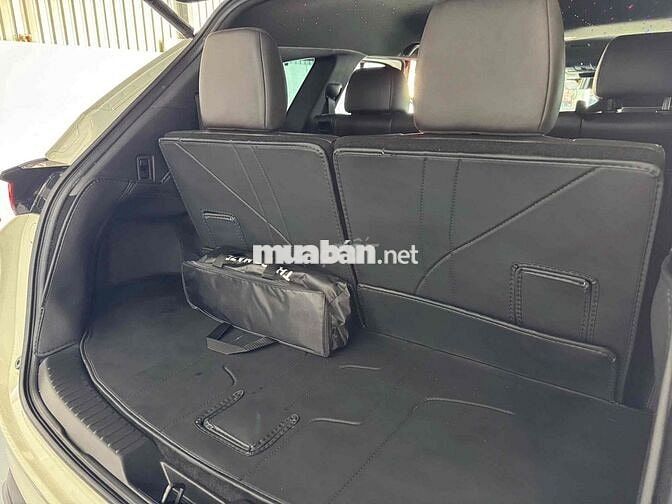 Bán Gấp Mazda CX 8 2023 Pre lướt đã full 100tr PK