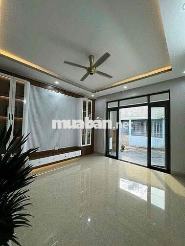 Nhà ở 1 lầu 1 trệt, tổng diện tích 70,4 m2, 2 phòng ngủ, 2 wc