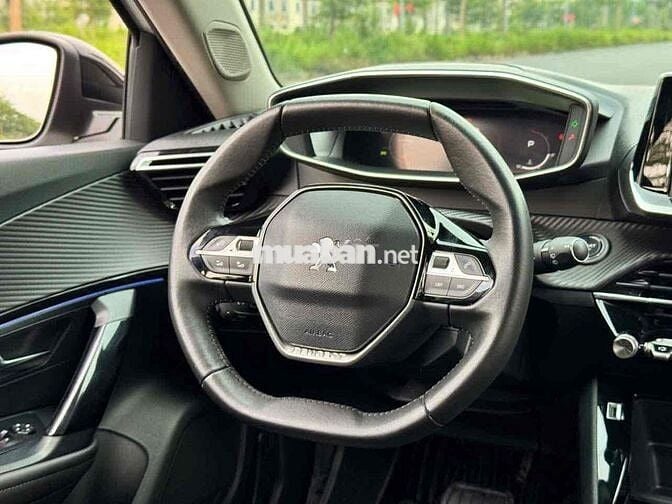 Peugeot 2008 2022 GT Line 1.2 AT - 48000 km