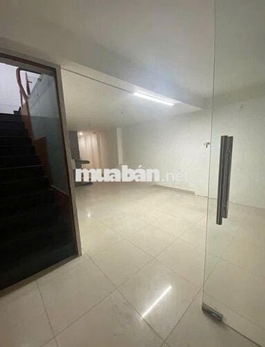 Cho thuê mặt bằng đường D4 Quận 7